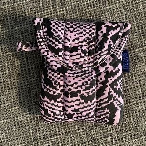 BAGGU Puffy Earbuds Case in Pink Snakeskin